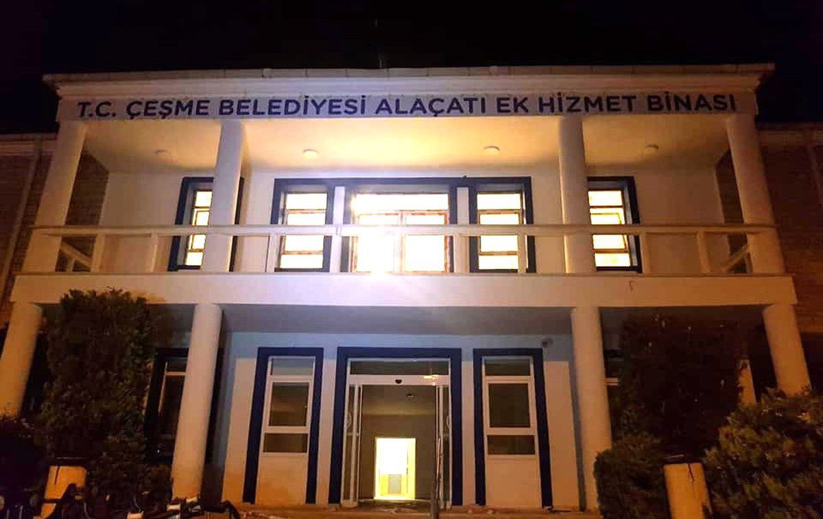Çeşme Belediyesi\'nin Alaçatı ek hizmet binası açıldı