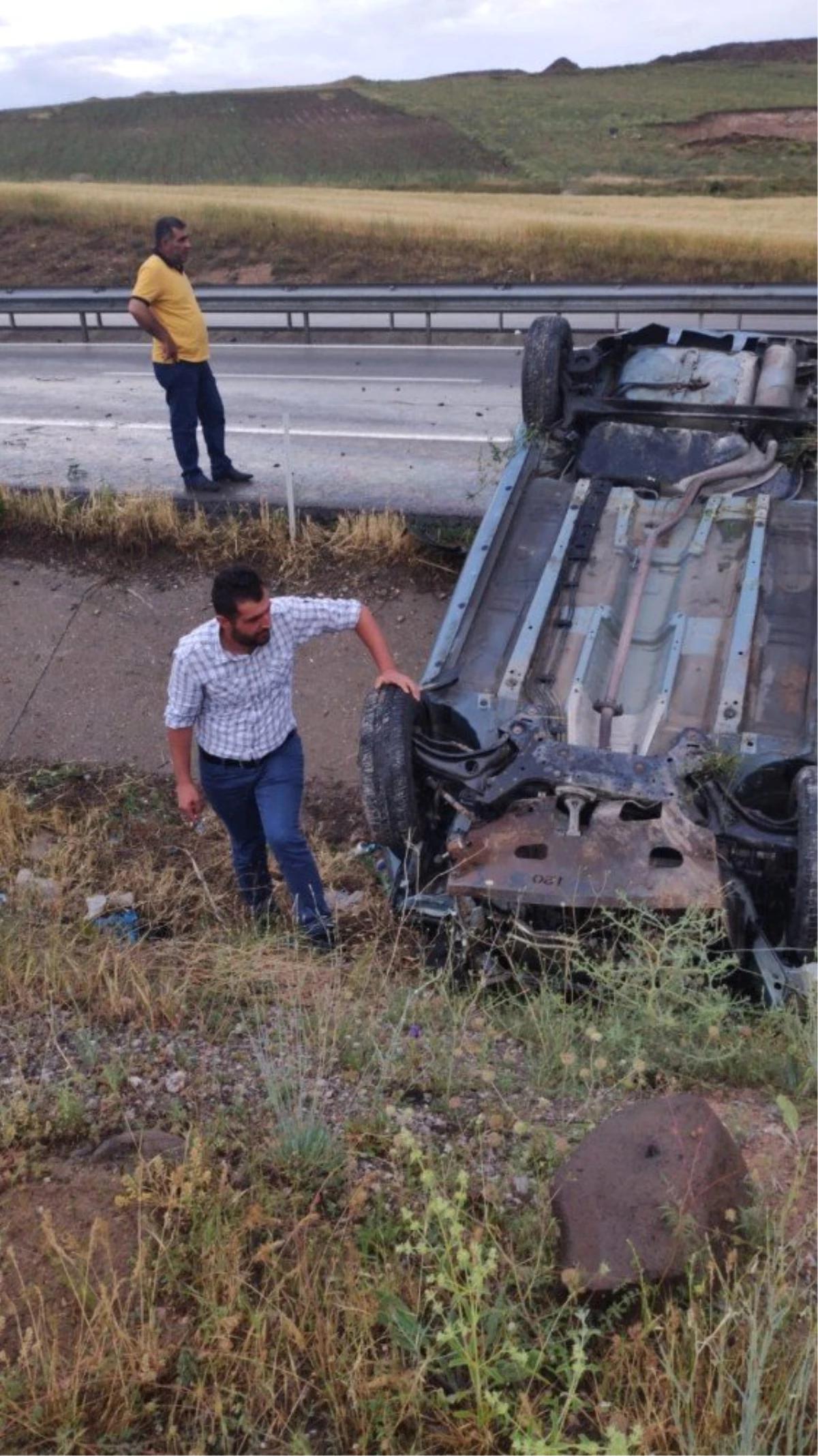 Gemerek\'te trafik kazası 3 yaralı