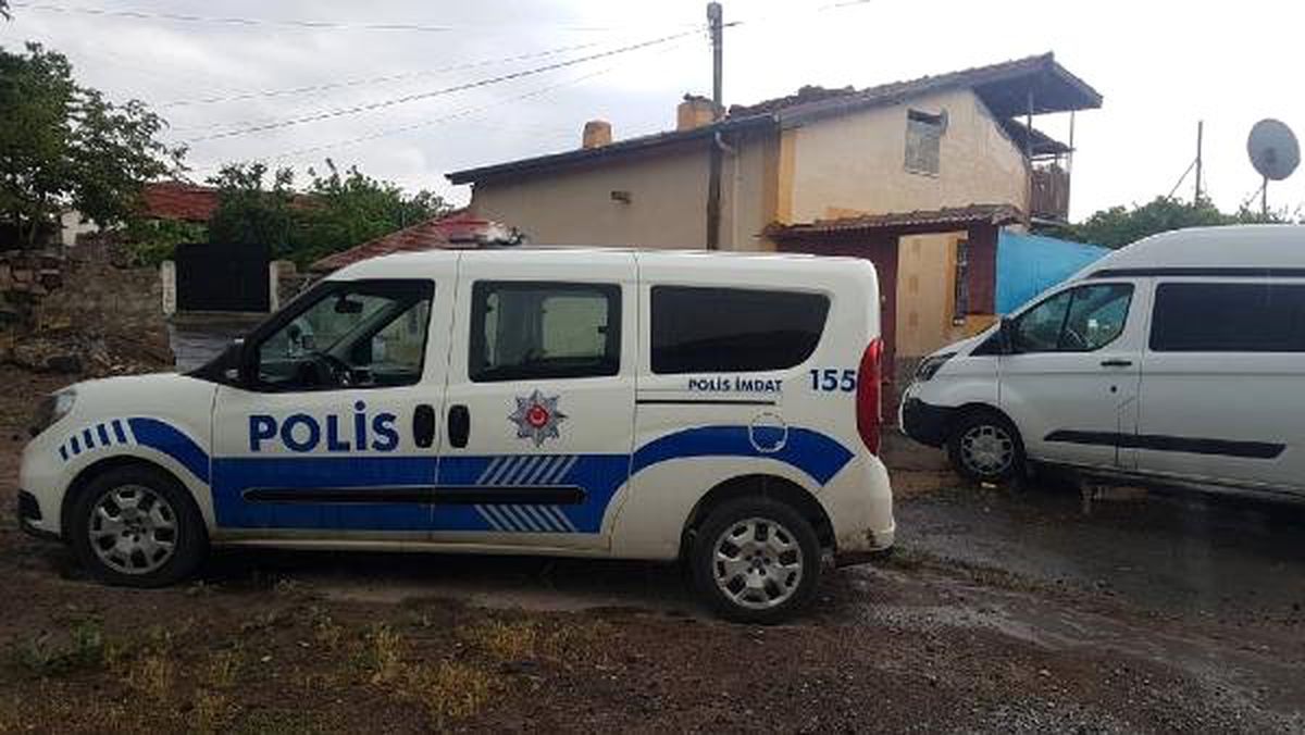 İlkokul öğretmeni, evinde intihar etti