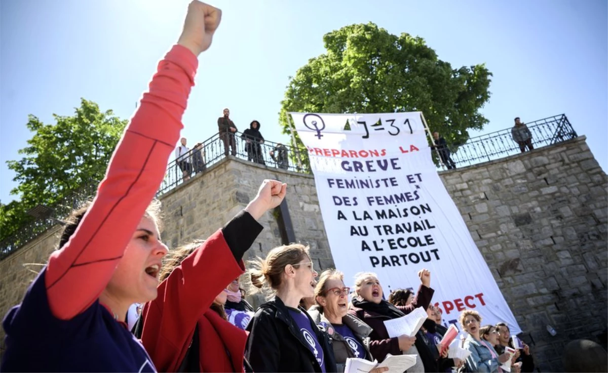 İsviçre\'de kadınlar 28 yıl sonra yeniden eşitlik talebiyle sokaklarda