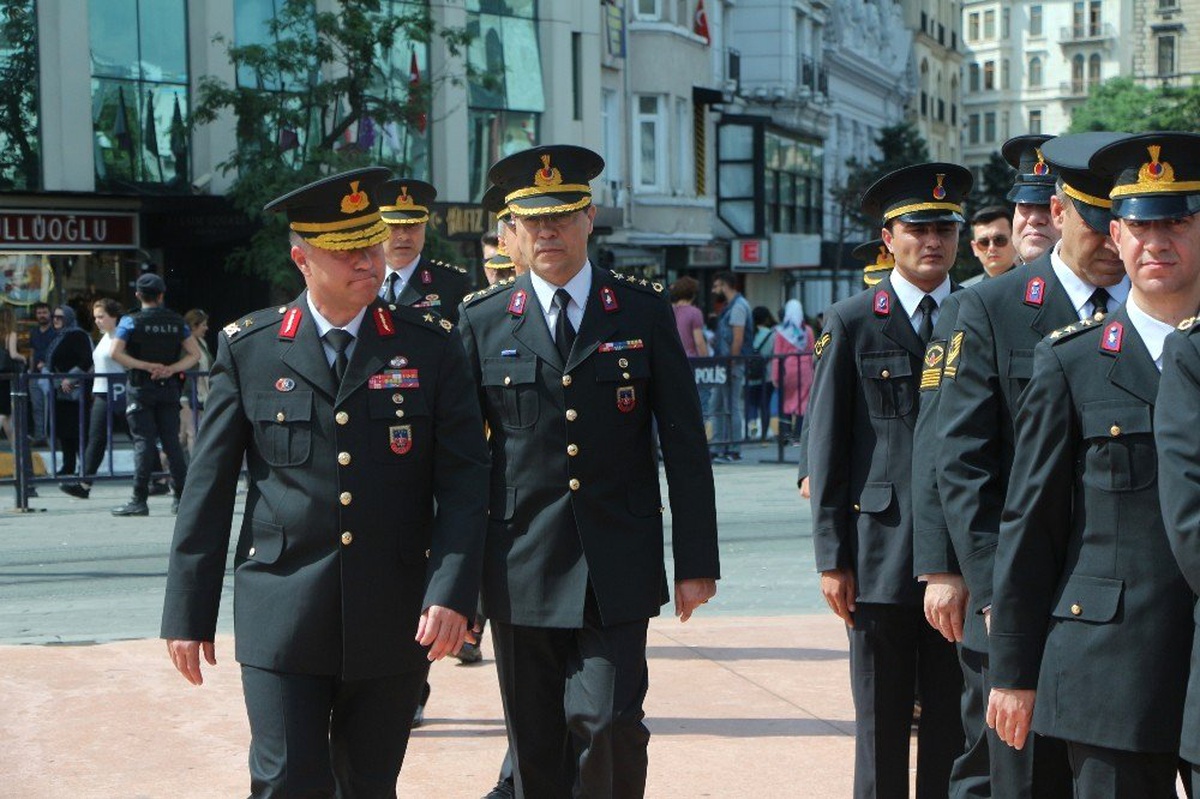 Jandarma Genel Komutanlığının 180\'inci kuruluş yıldönümü Taksim\'de kutlandı