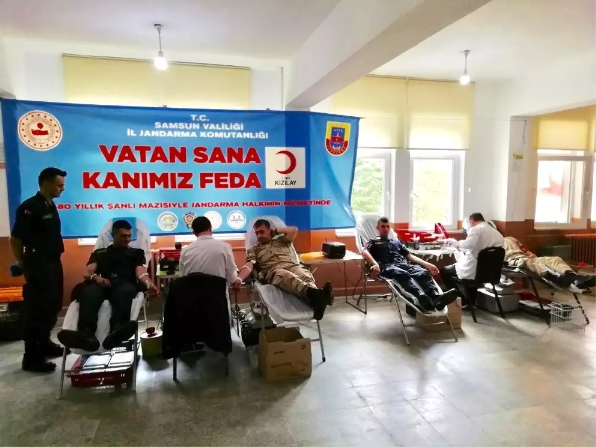 Jandarmadan "Vatan Sana Kanım Feda" sloganıyla kan bağışı