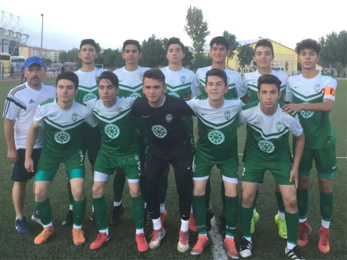 Kayseri Şekerspor U16 takımı beklemede