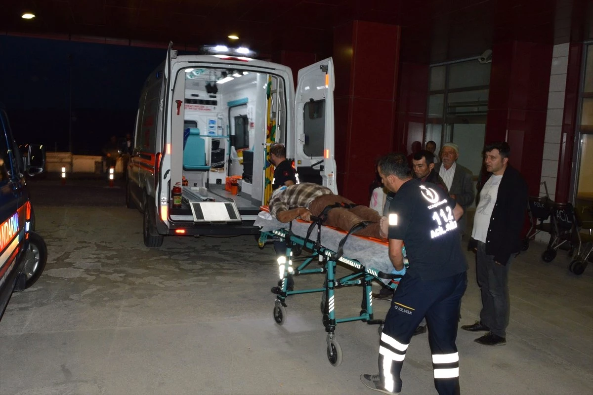Samsun\'da traktör devrildi: 3 yaralı