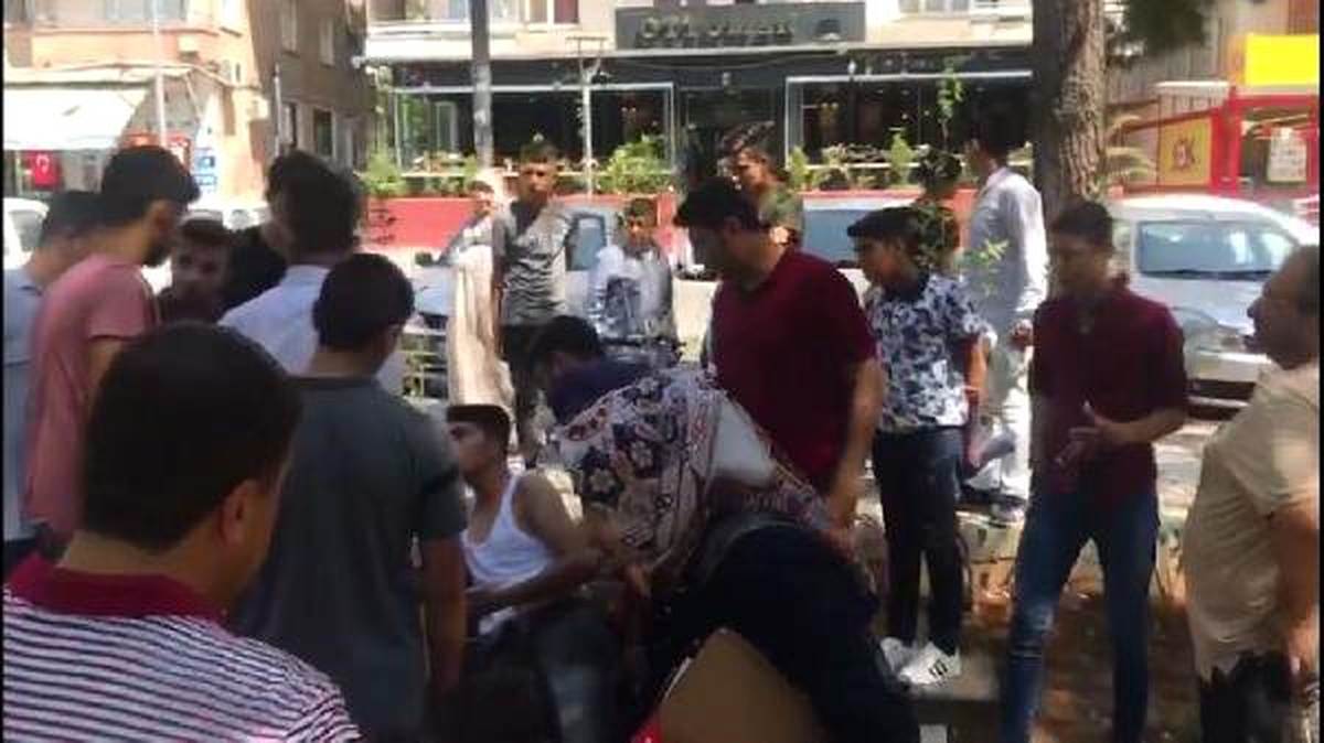 Şanlıurfa\'da okul çıkışı bıçaklı kavga: 1 yaralı