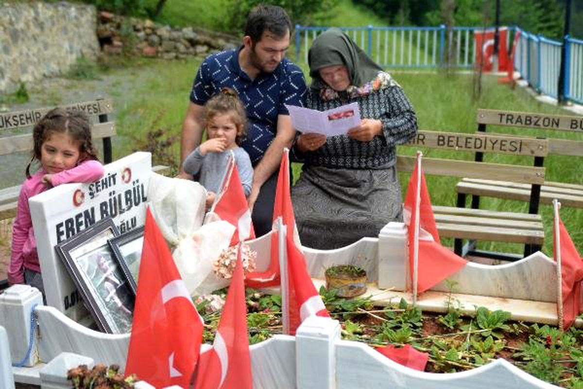 Şehit Eren Bülbül anısına hüzünlü karne