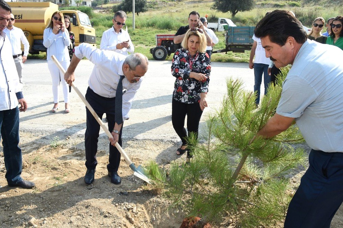 Tarsus\'ta 151. yılda Türkan Saylan anısına 151 fidan dikildi