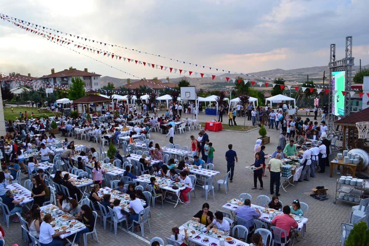 TED Kolejinde yıl sonu gecesi