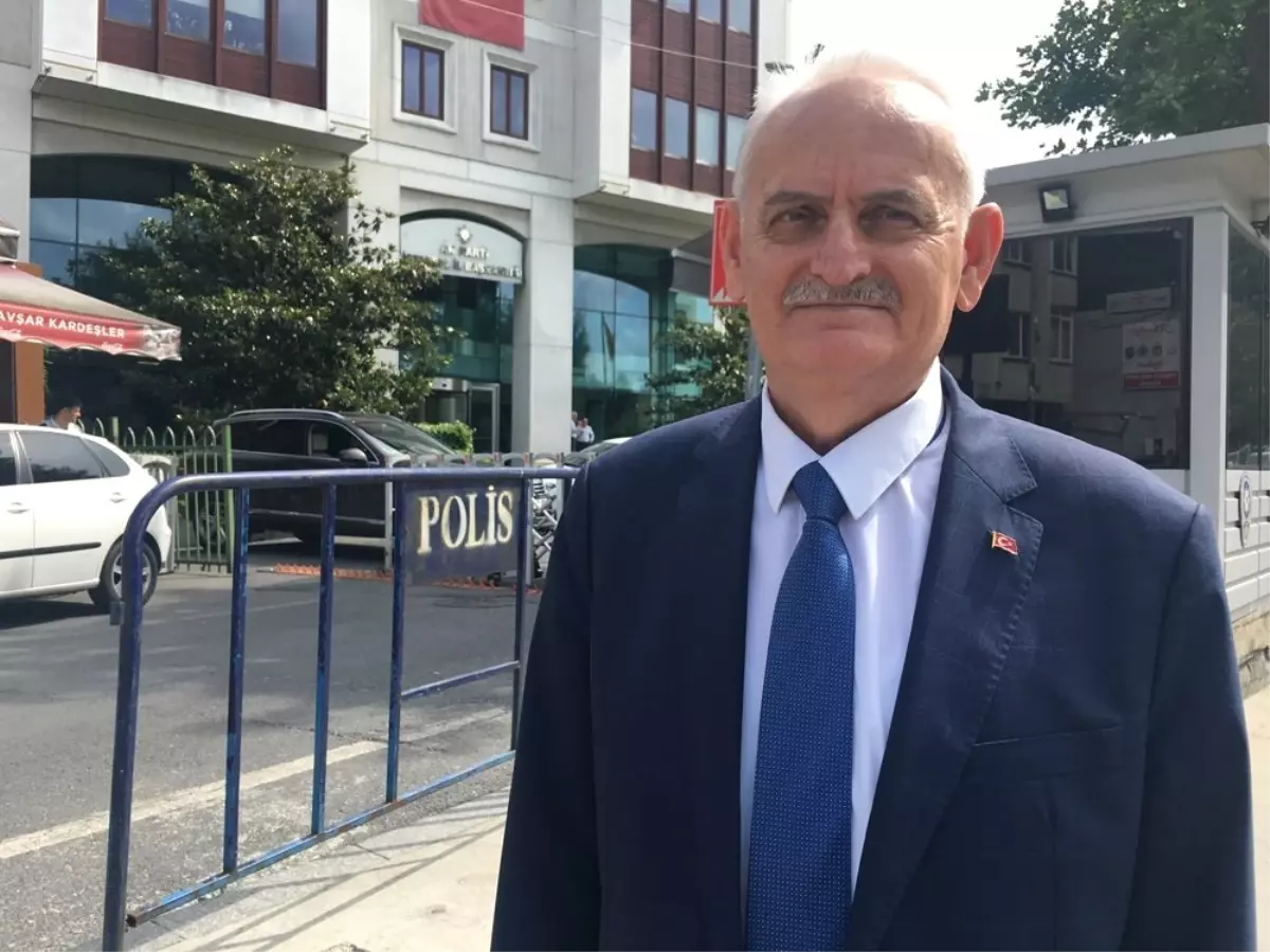 Binali Yıldırım\'a benzerliğiyle tanınan Zekeriya Yetkin, destek için İstanbul\'a geldi