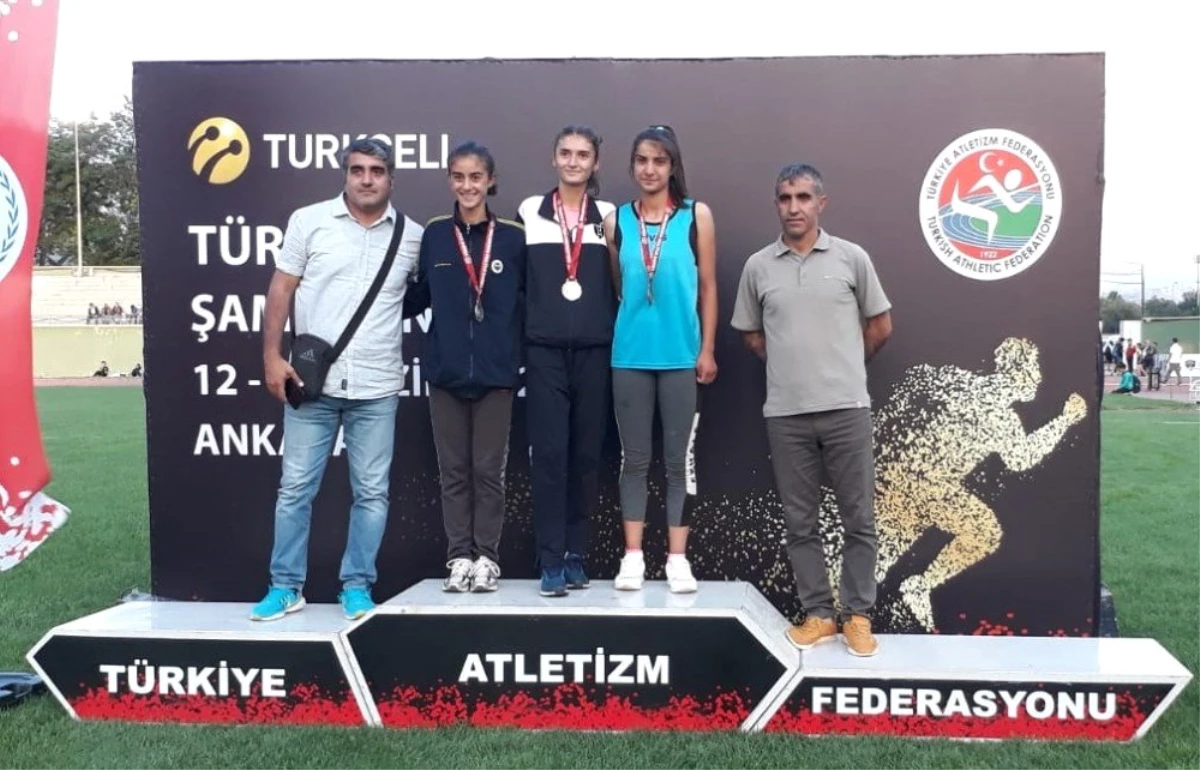 Elif Şura, Türkiye üçüncüsü oldu