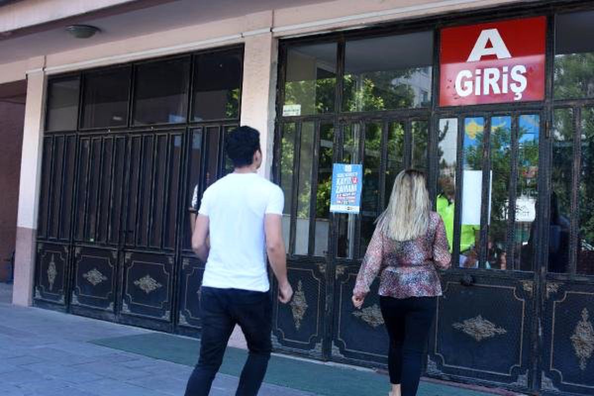 Geç kaldı, \'bu benim hayatımın sınavı\' diyerek gözyaşı döktü