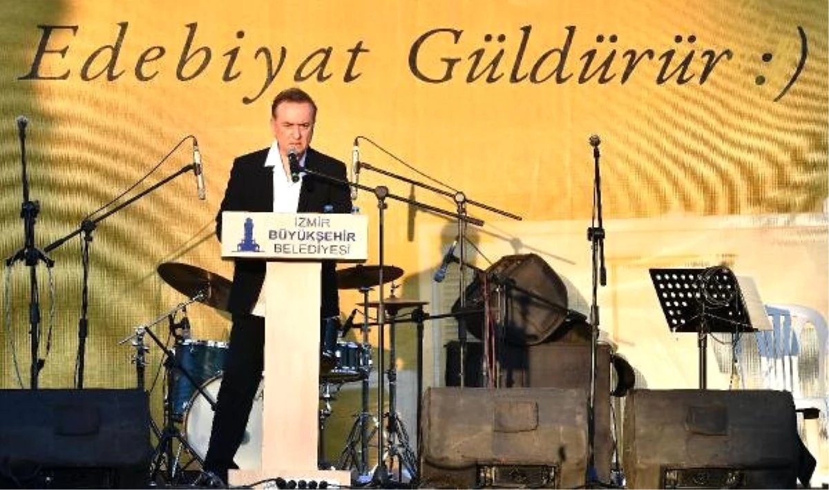 İzmir Edebiyat Festivali Murathan Mungan\'la başladı