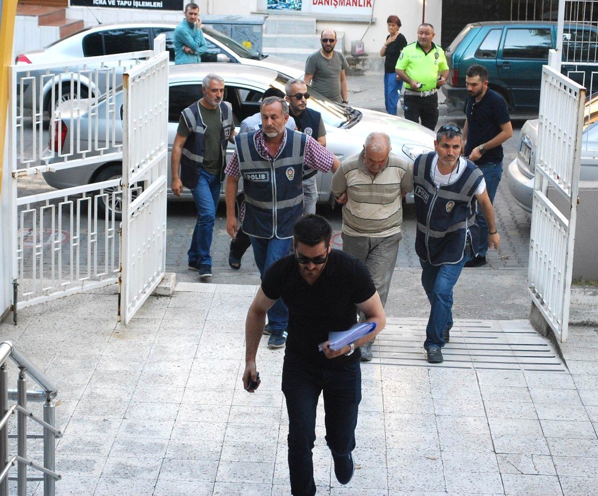 Katilleri yakalamak için 50\'den fazla güvenlik kamerası tek tek incelendi