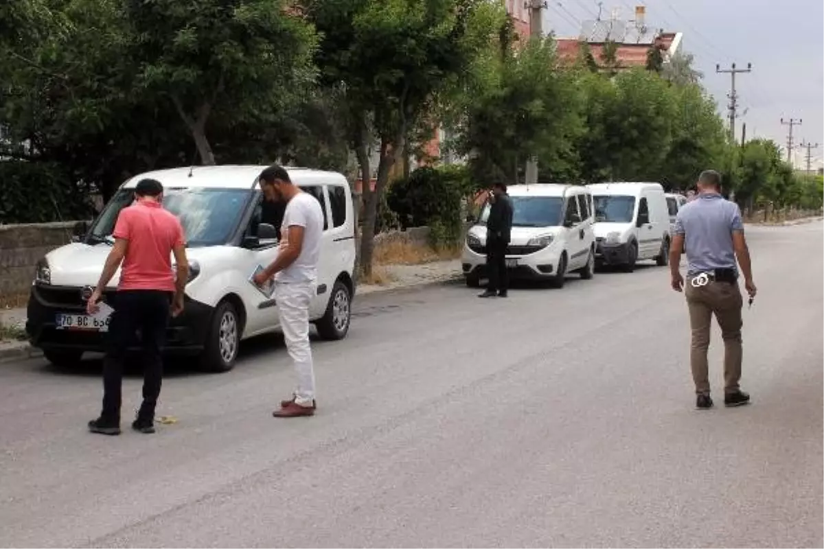 Maganda kurşunu, pencereden girip tavana saplandı