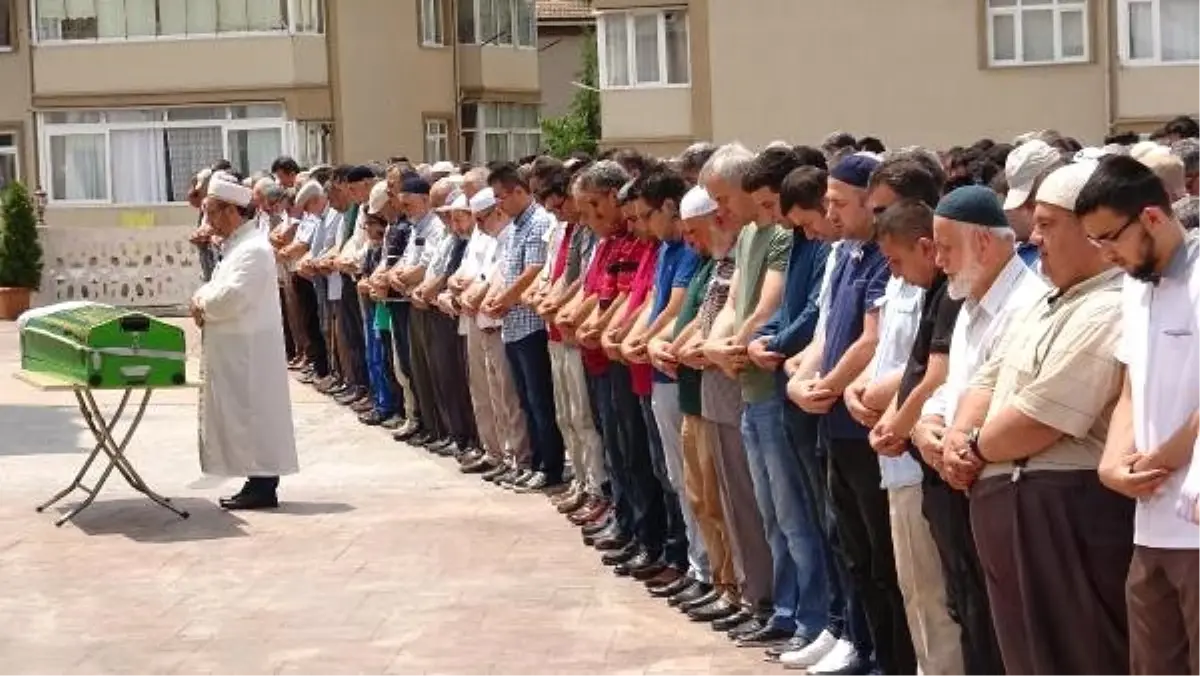 Mantardan zehirlenen kadın öldü, eşi yoğun bakımda