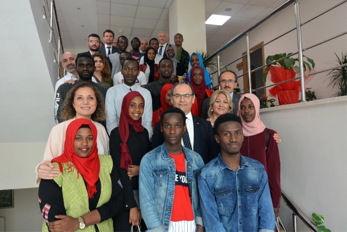 Rahmi Er, Ruandalı öğrencilerle buluştu