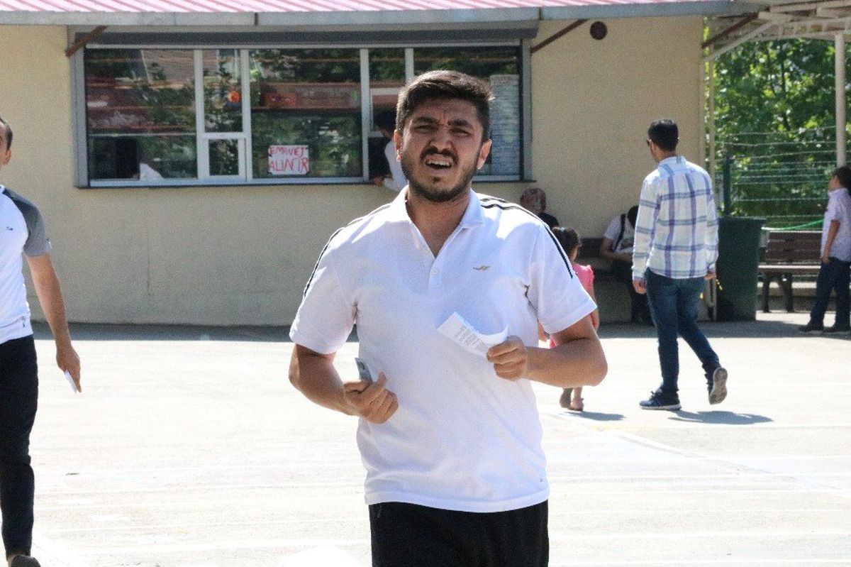Son saniyelerde sınav salonuna yetiştiler