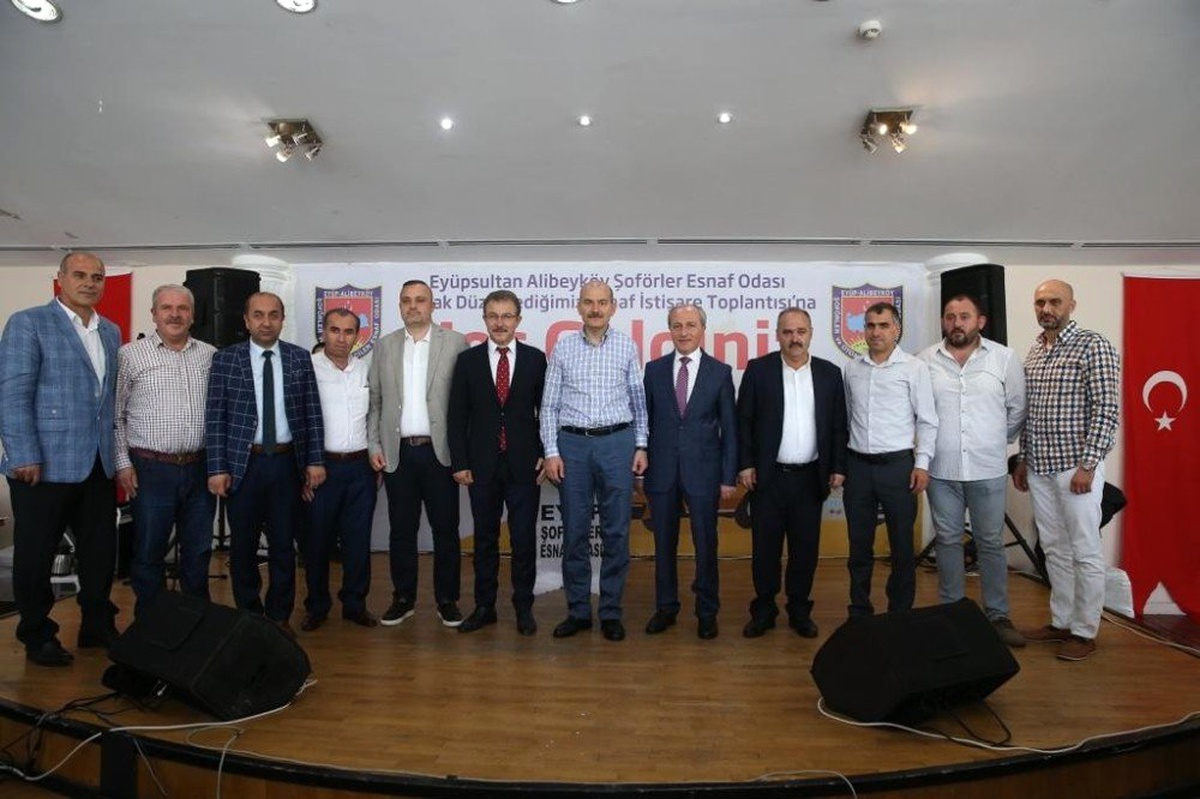 Süleyman Soylu: "Bu yıl 50 bin düzensiz ve kaçak göçmeni göndereceğiz"