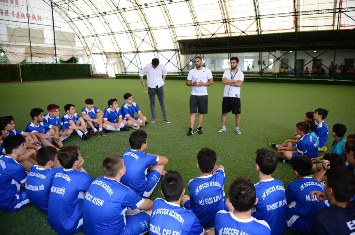 Ümit Karan, Sakarya\'da futbol eğitimi veriyor