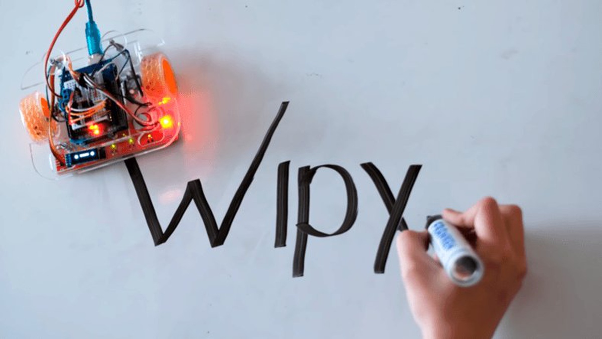 Yazı Tahtalarını Otomatik Olarak Temizleyen Robot: Wipy