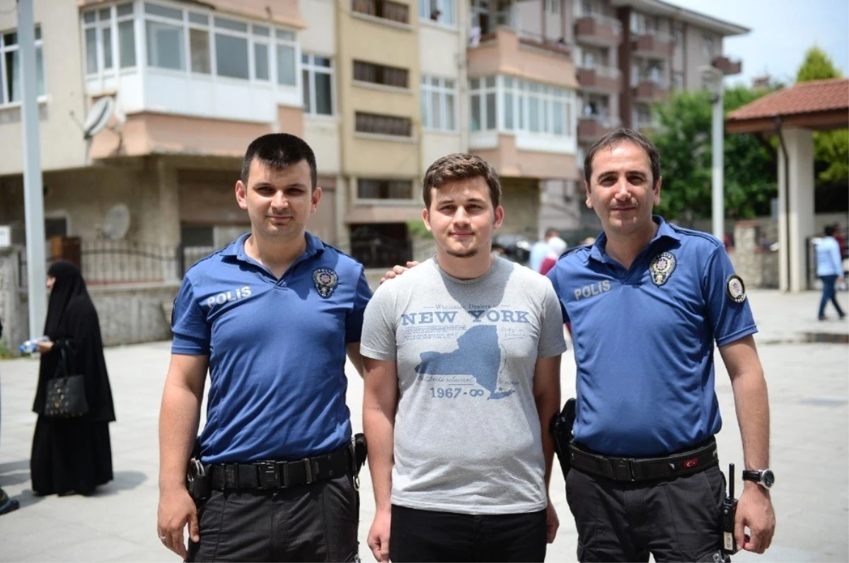 YKS ilk oturumuna geç kalan öğrenciyi polis ekipleri sınava yetiştirdi