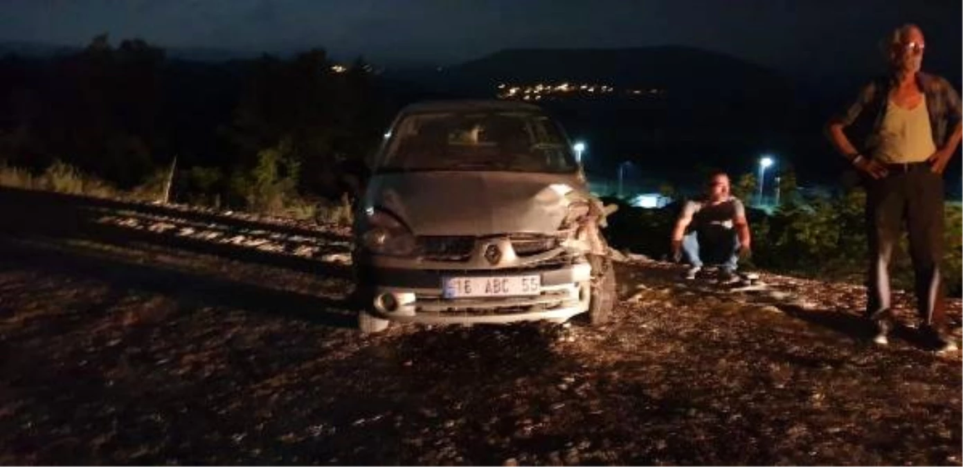 Bursa\'da iki otomobilin çarpıştığı kazada eski belediye başkanı öldü, 4 kişi yaralandı