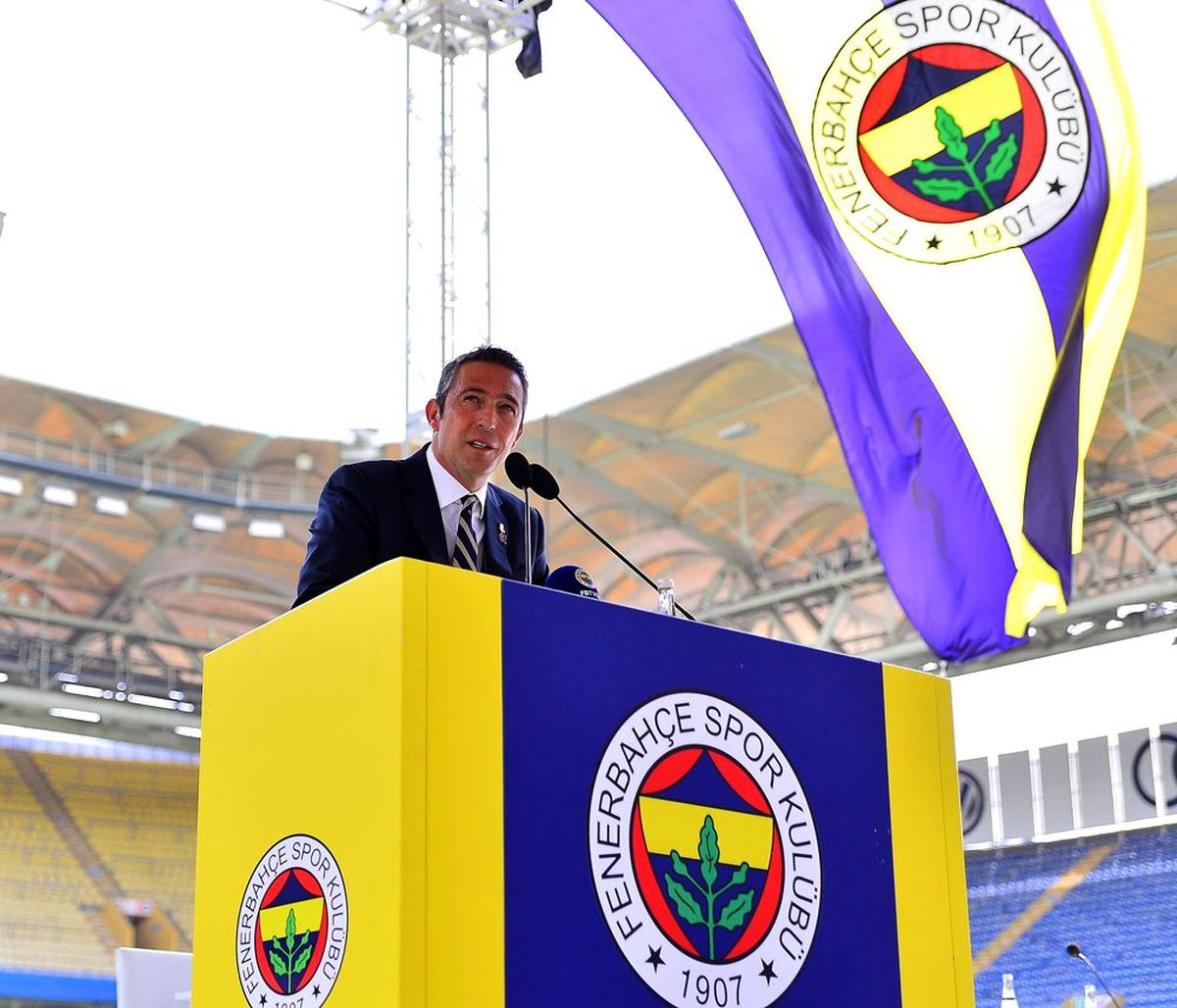 Fenerbahçe\'de Başkan Ali Koç yönetimi ibra edildi