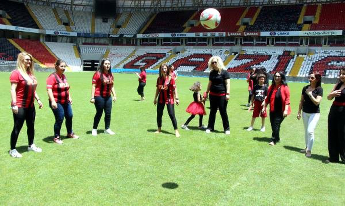 Gaziantepli kadınlar, kötü tezahüratı sonlandırıp, tribünü renklendirecek