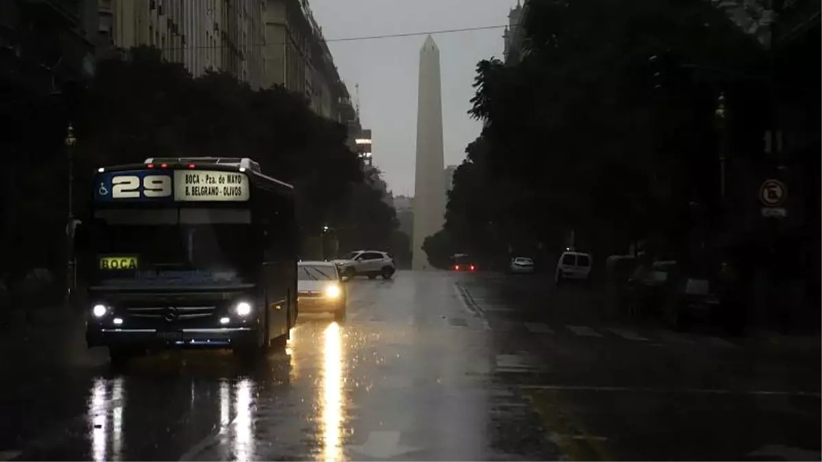 Güney Amerika ülkelerinde milyonlarca kişi karanlıkta kaldı