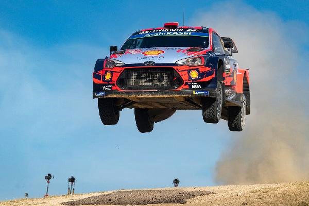 İtalya Sardinya Rallisi\'nde kazanan Dani Sordo