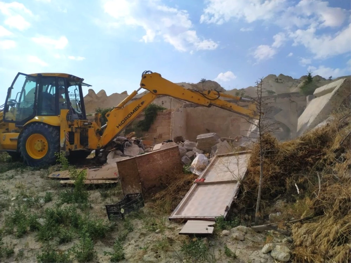 Kapadokya\'da 9 kaçak yapı daha yıkılıyor