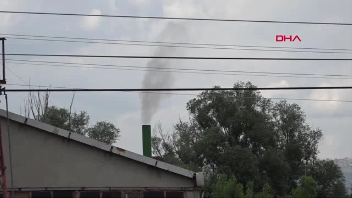 KAYSERİ Mahalleli, enerji santralinin dumanları yüzünden maskeyle geziyor