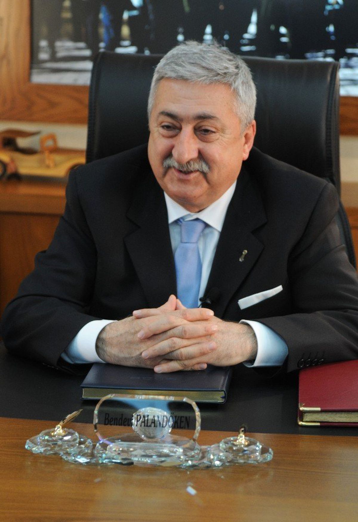 Palandöken: "Babalar evlatların rol modelidir"