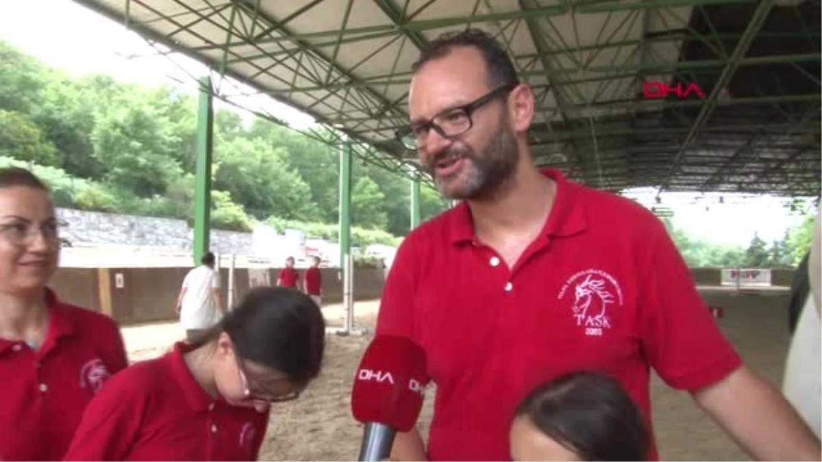 THE PONY CLUB FESTİVALİ\'NDE BABALAR YARIŞTI -2