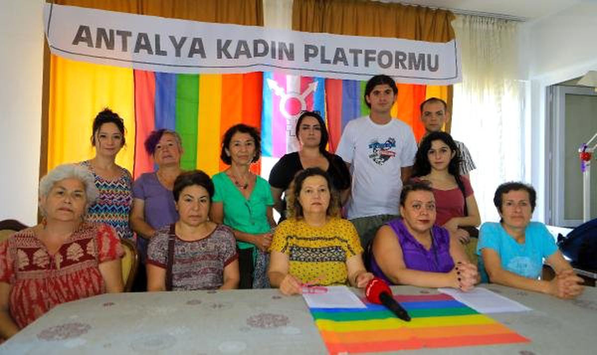 Yürüyüş yasağına, kadın platformundan tepki