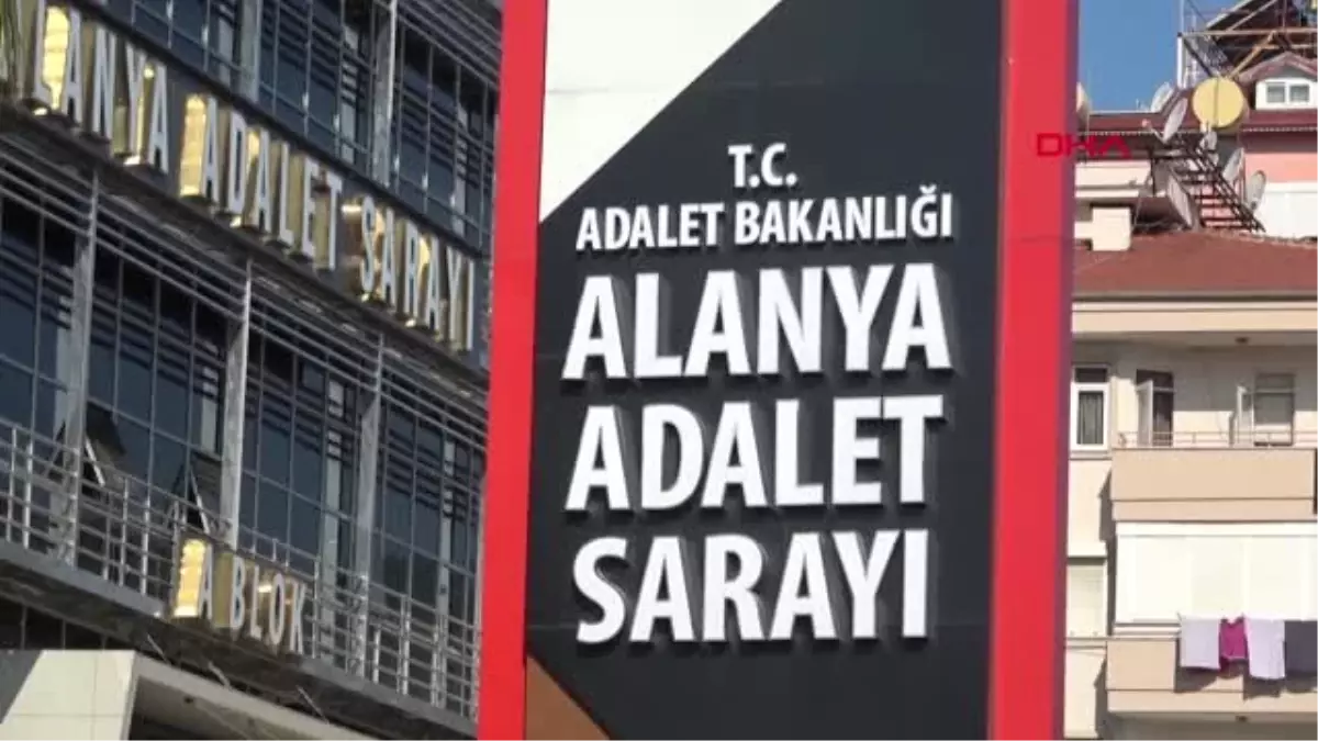 ANTALYA Uyuşturucu operasyonunda yakalanan 10 şüpheli adliyede