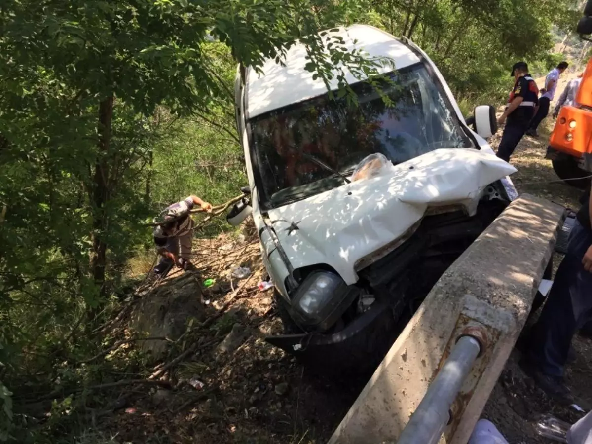 Artvin\'de trafik kazası: 1 ölü, 6 yaralı