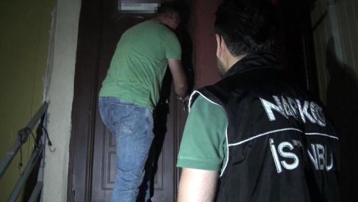 Bağcılar ve Tuzla\'da yapılan uyuşturucu operasyonları kamerada (1)