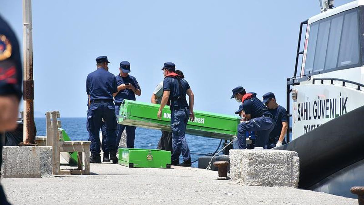 Bodrum açıklarında göçmen teknesi battı: 12 kişinin cesedine ulaşıldı