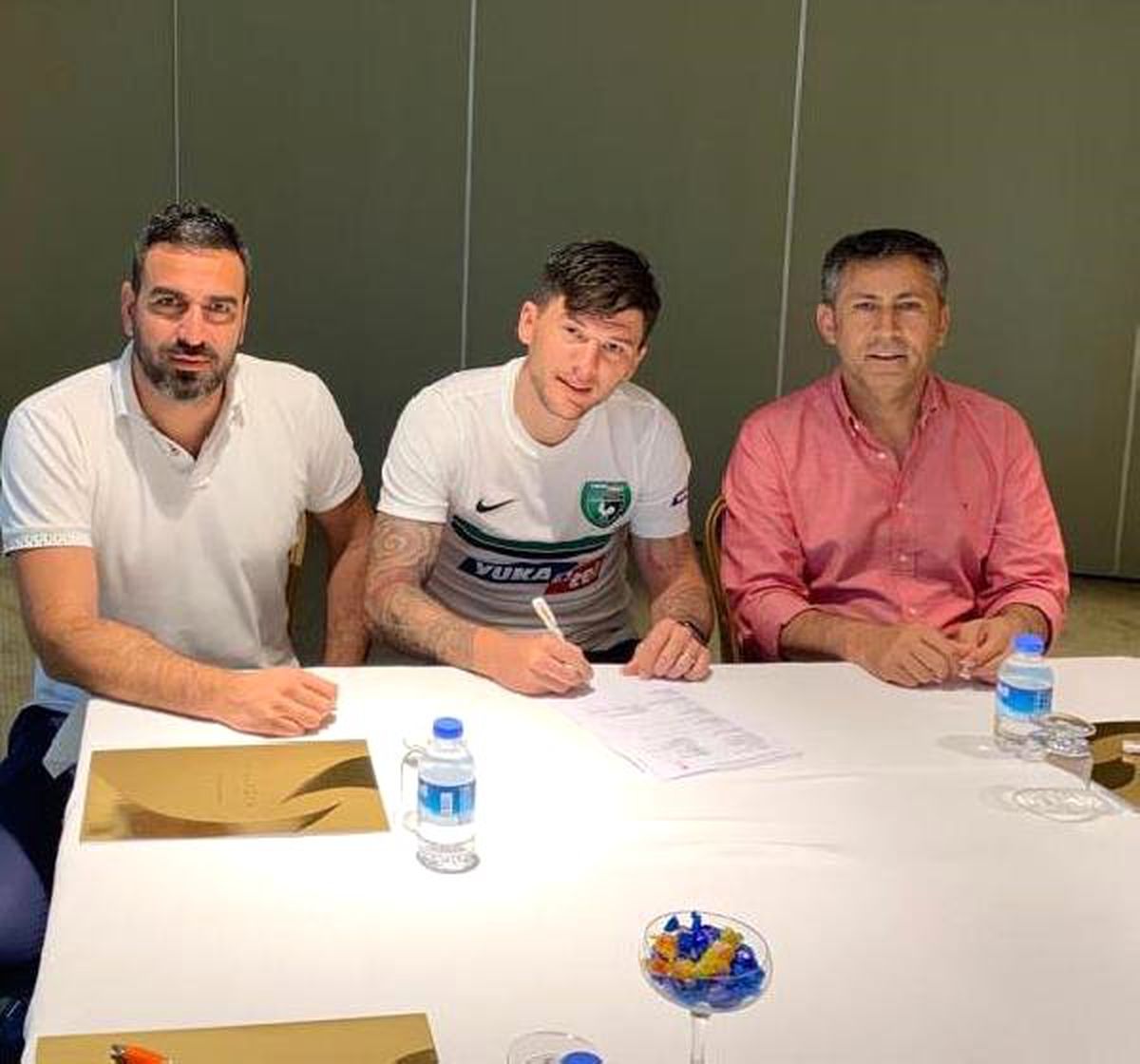 Denizlispor\'da ilk imza Sapunaru\'dan