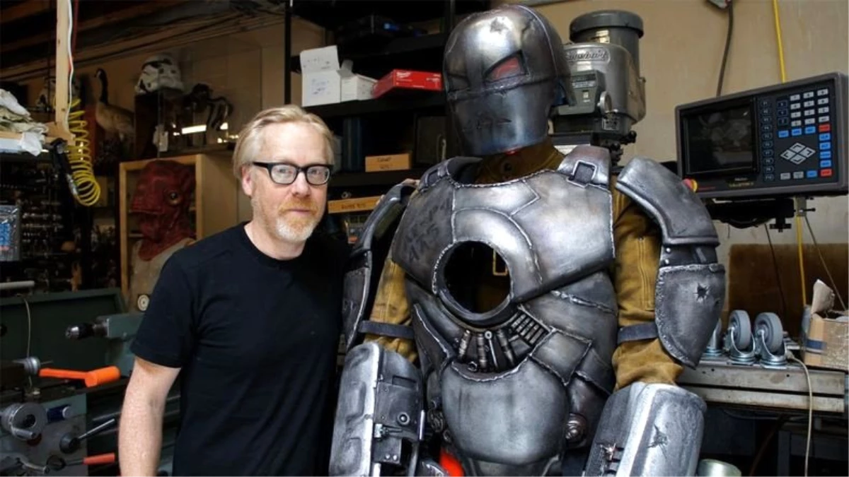 Efsane Avcıları\'ndan Adam Savage, Uçabilen Bir Iron Man Zırhı Üretti