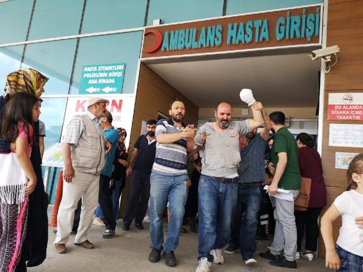Elini makineye kaptıran işçinin 2 parmağı koptu