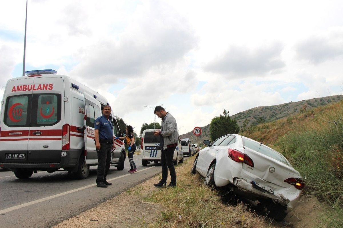 Eskişehir\'de trafik kazası: 5 yaralı