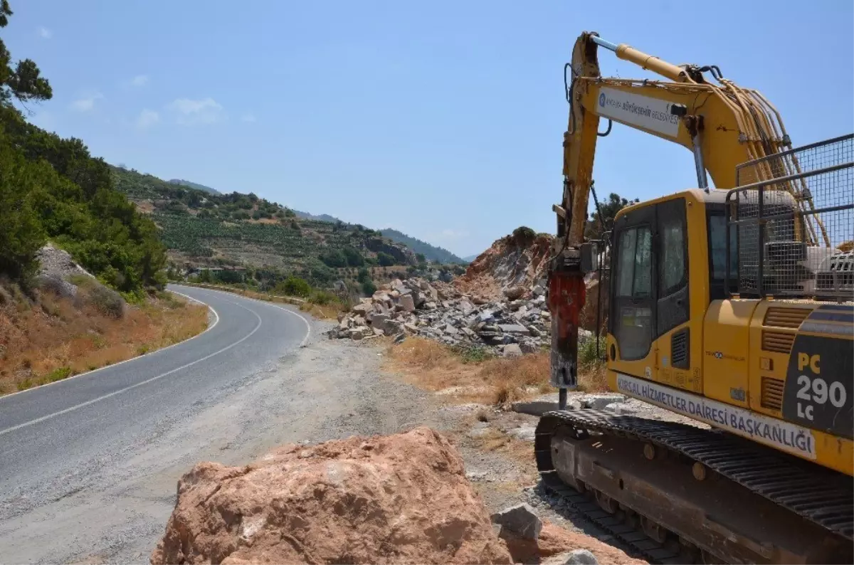 Gazipaşa-Alanya Sahil Yolu güvenli hale getiriliyor