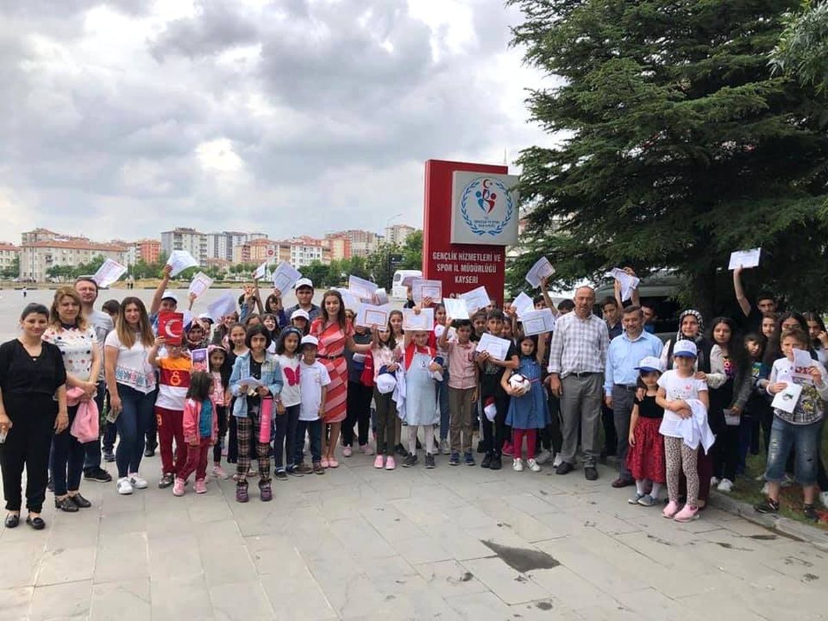 Gençlerin çifte karne sevinci