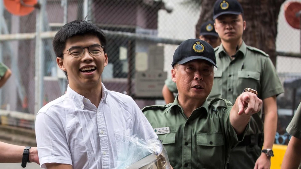 Hong Kong: Ünlü aktivist Joshua Wong serbest bırakıldı, \'Yönetim istifa etmeli\' dedi