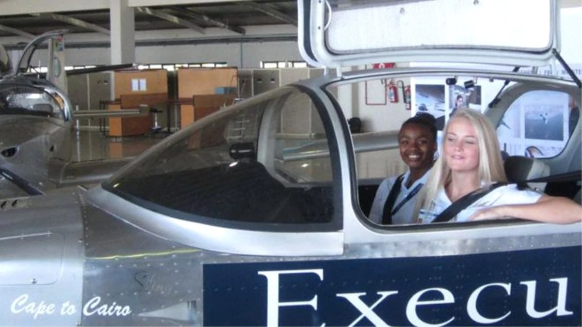 Lise Öğrencilerinin 3 Haftada Birleştirdiği Uçak, İlk Uçuşunu Gerçekleştirdi