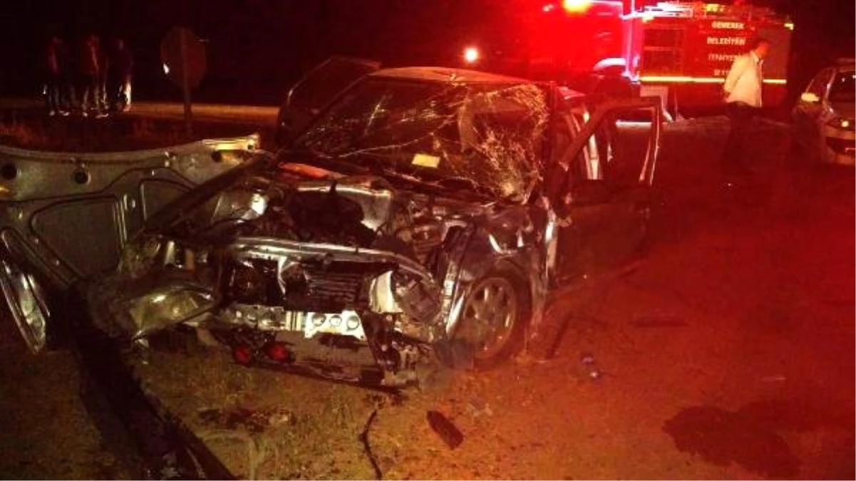 Sivas\'ta 2 otomobil çarpıştı: 7 yaralı