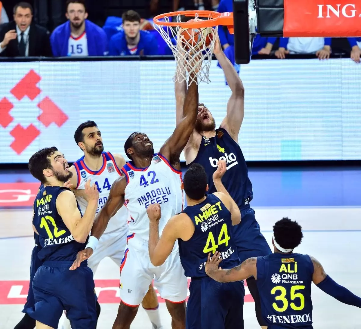 Tahincioğlu Basketbol Süper Ligi: Anadolu Efes: 86 - Fenerbahçe Beko: 76