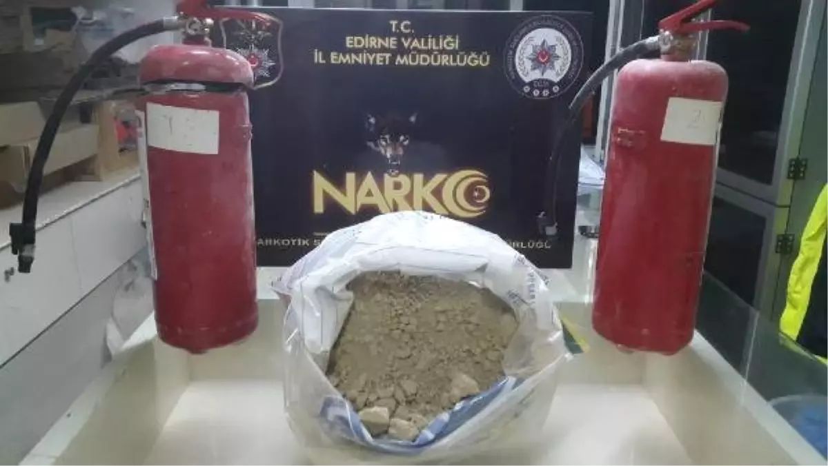 TIR\'daki yangın söndürücülerden 11 kilo eroin çıktı